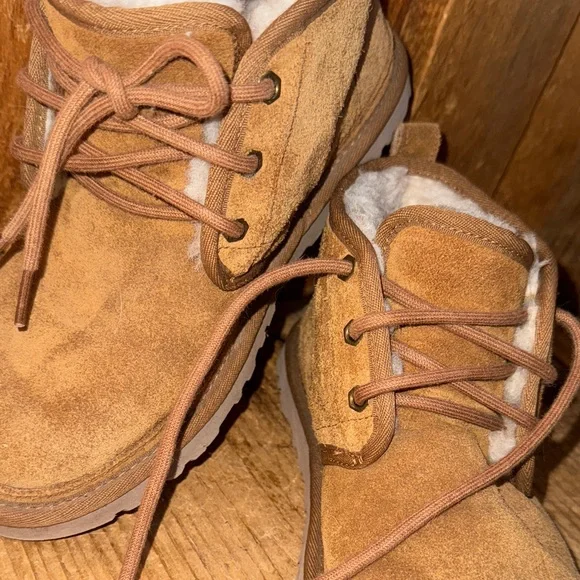 UGG Neumel Boots - Picture 5 of 8